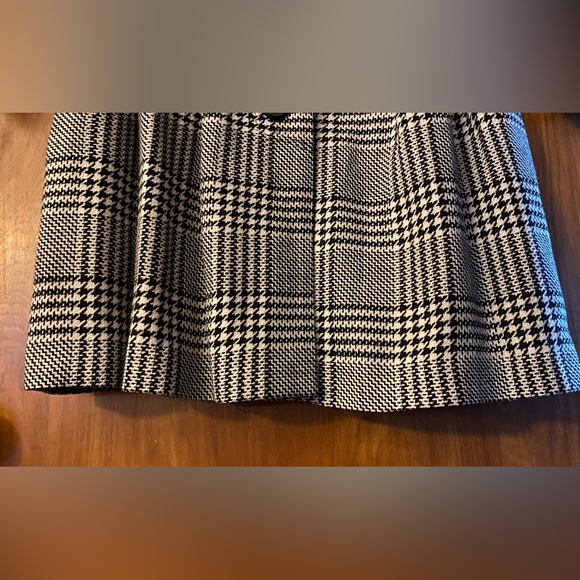 AGB black and white checked spring coat. Bell sleeves. Wool 16.5x33 inches. - Picture 6 of 7